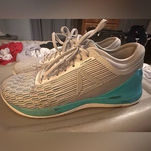 Women’s Reebok Nano8s; size 8